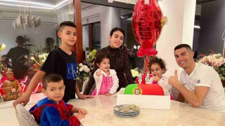 Κριστιάνο: «Η πρώτη μου μπάλα, το πρώτο μου γκολ… ο χρόνος περνά»!