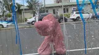 «Άνθρωπος-πέος» μοίρασε «οργασμούς» στη Μελβούρνη