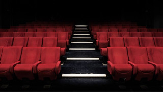 #eimasteoloimazi : To βίντεο των Ελλήνων ηθοποιών για τη βία στο θέατρο