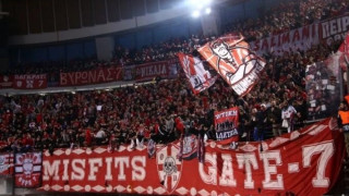 Στην προπόνηση του Ολυμπιακού μέλη της «Θύρας 7»!