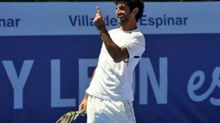 Αγγελίνος: «Εκνευρίζομαι με τα media για τον Τσιτσιπά»