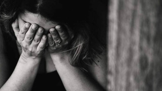 Τρία χρόνια φυλακή για ενδοοικογενειακή βία- «Πήρε το ξύλο και με χτυπούσε στο κεφάλι»