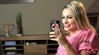 Από πάστορας υποψήφια για τα...καλύτερα οπίσθια της χρονιάς!