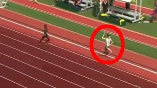 Αυτό παθαίνεις όταν βιάζεσαι... (video)