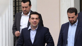 Με ποιους πίνει «πρωινό καφέ» στο Μαξίμου ο Αλέξης Τσίπρας (pics)