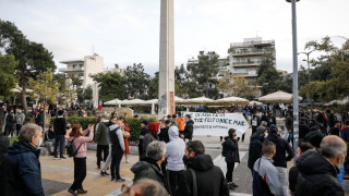 Επεισόδια στη Νέα Σμύρνη: Επεσαν χημικά και κρότου λάμψης στην πορεία