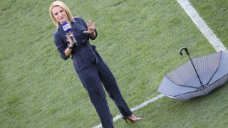 Η Λίλα Κουντουριώτη με τη φανέλα του Νίκου Γκάλη!