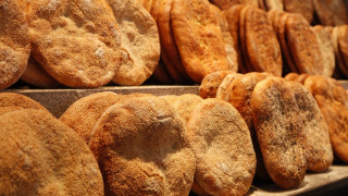 Άδωνις: «Όχι πάνω από 3,3 ευρώ η τιμή της λαγάνας»