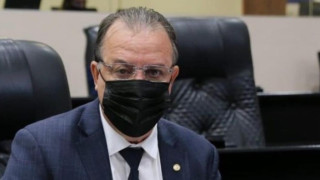 Έκανε εκστρατεία κατά του εμβολίου, αλλά πέθανε από κορωνοϊό!