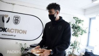 Μοίρασαν... χαμόγελα και δώρα οι Μιχαηλίδης και Τσιγγάρας στο υπνωτήριο αστέγων !