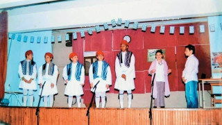 Ο Αντετοκούνμπο τσολιάς! - Οι ευχές της μητέρας του