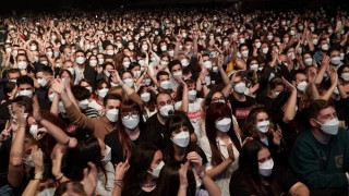 Απίστευτο: Συναυλία με 5.000 άτομα που έκαναν τεστ κορωνοϊού!