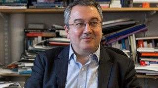 Μόσιαλος: «Μαζικός εμβολιασμός σημαίνει να εμβολιαστούμε όλοι»