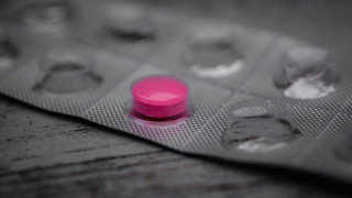 Χάπι από την Pfizer υπόσχεται θεραπεία για τον κορωνοϊό