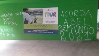 Τα έβαλαν με Φερέιρα οι οπαδοί της Παλμέιρας: «Ξύπνα Αμπέλ!»