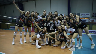 Περηφάνια: Τα κορίτσια του ΠΑΟΚ έφεραν την κούπα στη Θεσσαλονίκη