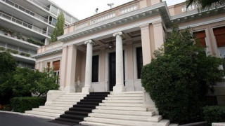 Μαξίμου: «Εμμένουμε στις κόκκινες γραμμές»