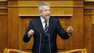 «Τα πανό εναντίον μου, να τα κάνουν προσάναμμα»!