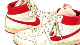 Περισσότερα από 70.000 δολάρια για συλλεκτικά παπούτσια του Τζόρνταν!