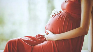 Εγκυμοσύνη: Γιατί συστήνονται Pfizer και Moderna