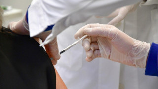 Τι θα συμβεί αν κολλήσετε κορωνοϊό μετά και τις δύο δόσεις;