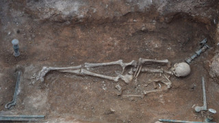 Σπουδαία ανακάλυψη στην Κοζάνη: Πλούσια νεκρή και κρεβάτι 2.100 ετών