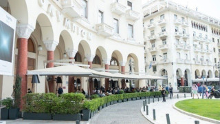 Θεσσαλονίκη: Γέμισαν από κόσμο τα καφέ στην παραλιακή