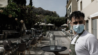 Εστίαση: Βουλευτές της ΝΔ ζητούν από τον Χαρδαλιά μουσική και επέκταση ωραρίου