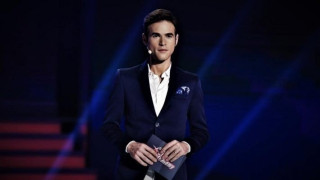 Το sms του Μένιου απ’ τον Κορυδαλλό στο Mega που έγινε viral λόγω... Φουρθιώτη!