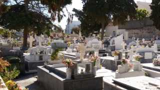 Θεσσαλονίκη: Άγνωστοι βανδάλισαν τα νεκροταφεία στην Ευκαρπία