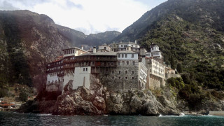 Χαλκιδική: 21 φωτοβολταϊκά συστήματα στο Άγιο Όρος!