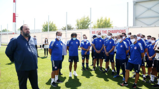 Μαρινάκης στους παίκτες του Ολυμπιακού: «Άλλη ομάδα ο ΠΑΟΚ στον τελικό»