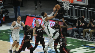 Ασταμάτητος ο Αντετοκούνμπο και... 2-0 οι Μπακς