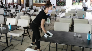 Κατώτατος μισθός: «Πάγο» στα 650€ και κατάργηση τριετιών ζητούν εργοδοτικοί φορείς