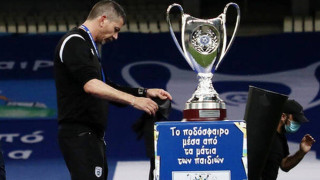 Ο Πάμπλο και η... όμορφη παρέα του αγκαλιά με την κούπα