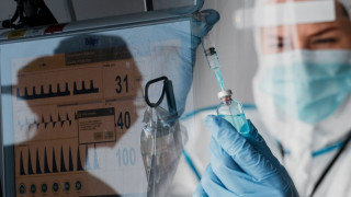 ΕΜΑ: Δεν υπάρχουν ενδείξεις για ανάγκη τρίτης δόσης εμβολίου κορωνοϊού