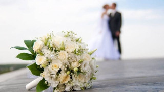 Κρήτη: 25 ανεμβολίαστοι πήγαν σε γαμήλιο γλέντι με ένα πιστοποιητικό – Τους «έπιασε» ο γαμπρός