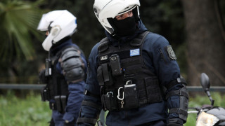 Επεισοδιακή νύχτα στη Θεσσαλονίκη – Επιτέθηκαν σε διμοιρία με πυροτεχνήματα και πέτρες