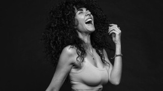 Η Μαρία Σολωμού «απαντάει» στη Λατινοπούλου: «Έχω ραγάδες, κυτταρίτιδα και χαλάρωση»