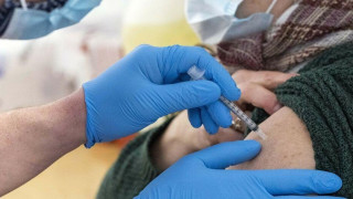 Κορωνοϊός: Οι πρωτοπόροι και οι ουραγοί του εμβολιασμού