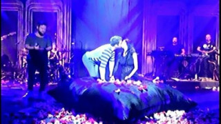 Το καυτό φιλί στο στόμα, της Πάολα με τον Μαζωνάκη (ΒΙΝΤΕΟ) 