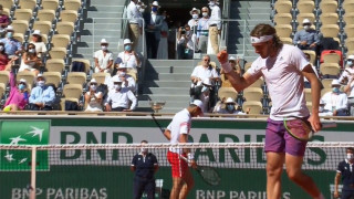 Καταπληκτικός Τσιτσιπάς: Πήρε και το 2ο σετ απέναντι στον Τζόκοβιτς