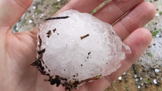 Σέρρες: Έριξε χαλάζι σε μέγεθος αυγού!