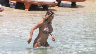 Τι και αν... «πάτησε» τα 50; Πιο εκρηκτική από ποτέ η Έλλη Κοκκίνου!