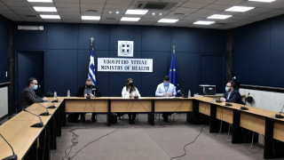 Τέλος οι μάσκες από αύριο – Πού παραμένει υποχρεωτική η χρήση τους