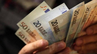 Δώρο Πάσχα σε χαμηλόμισθους και άλλα τρία μέτρα «ανάσα» που είναι στο τραπέζι