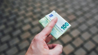 ΟΑΕΔ: Ποιοι δικαιούνται το «άγνωστο» επίδομα που ισούται με 3 μισθούς