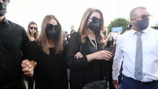 Κηδεία Τόλη Βοσκόπουλου: Τελευταίο αντίο στον «πρίγκιπα» του λαϊκού τραγουδιού