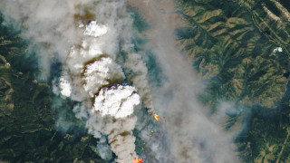 Καναδάς: Θεωρία συνωμοσίας «βλέπει» γιγάντιο λέιζερ πίσω από πυρκαγιά