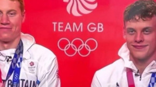 Απίθανη γκάφα στο BBC: Παρουσιάστρια είπε σε αθλητές για «το τρίτο πόδι»